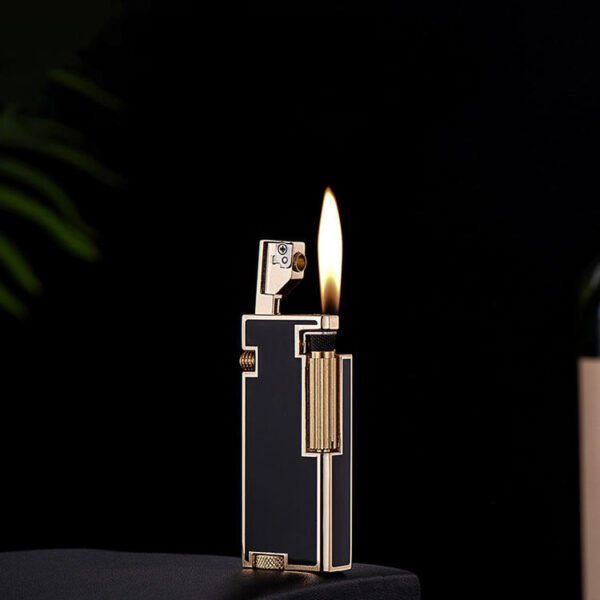 Kerosene lighter with grinding wheel