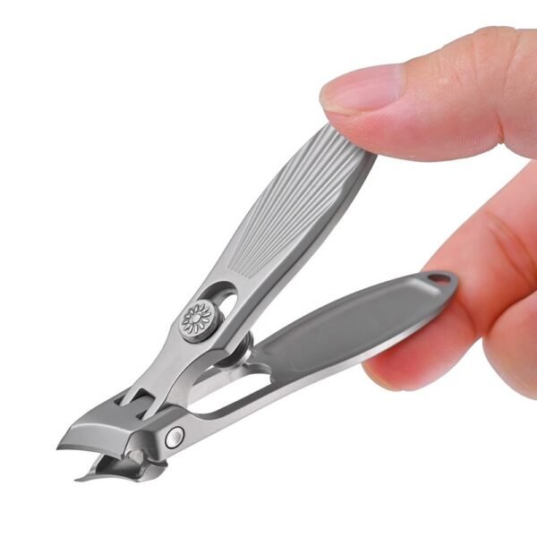 Hb2b63031807342e79d48b406b47d4b55U Slanted wide jaw nail clipper with pattern