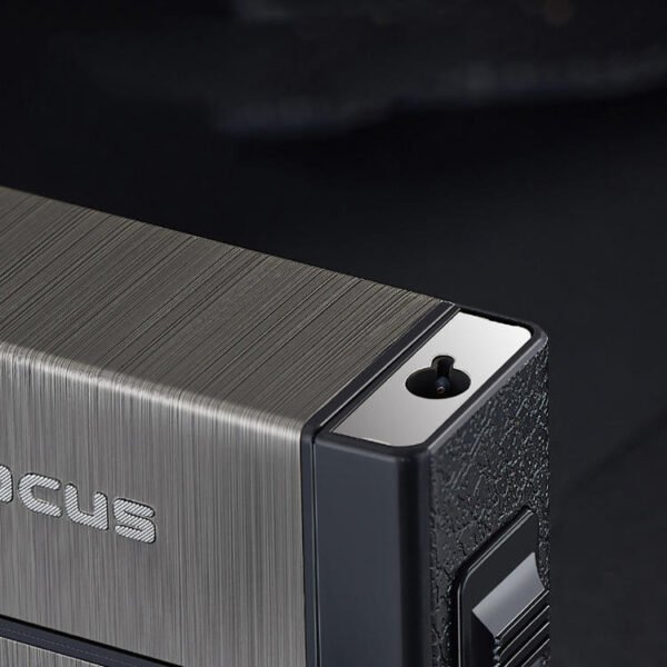 Portable Metal Cigarette Case with A Jet Lighter