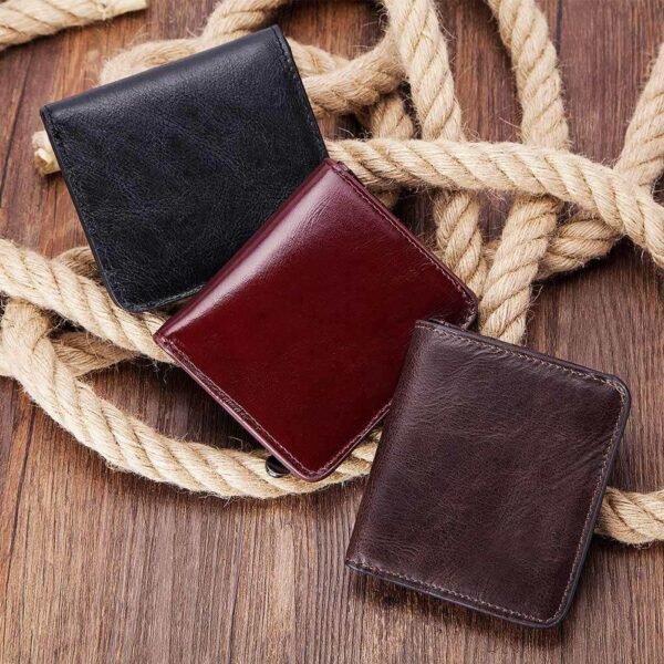 03-06 Minimal Cowhide Folding Wallet